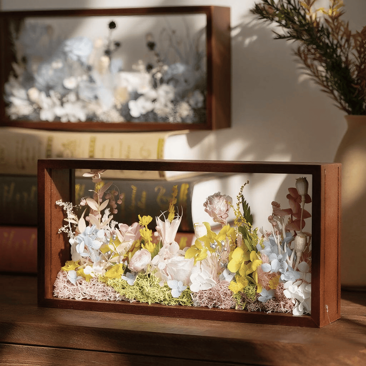"Micro Landscape Frame" - Real Preserved Flower Mini Garden Shadow Box (Panoramic Desk Decor)